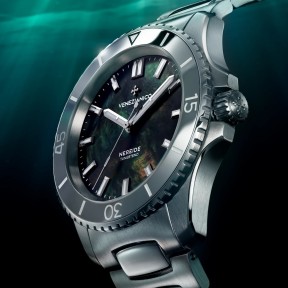 Venezianico Nereide Tungsteno 39 3121540C Automatic Black MOP Dial Stainless Steel Men's Diver Watch